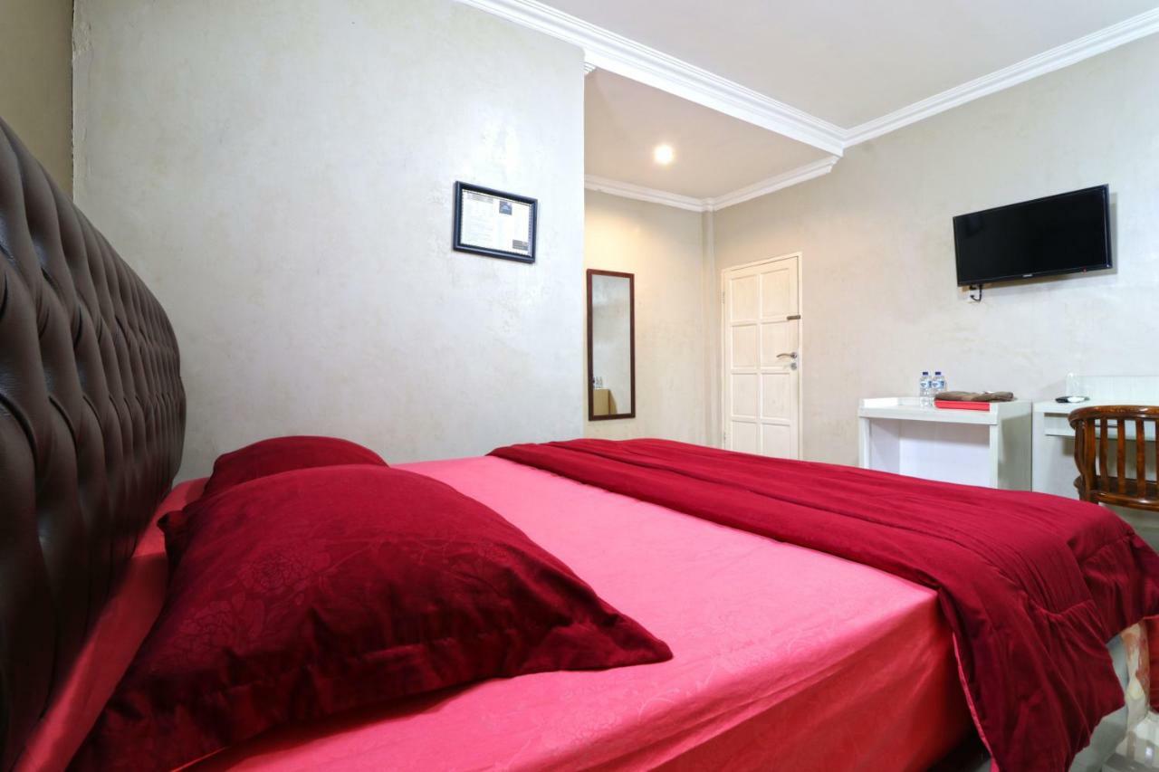 Hotel Graha Soeltan Sunggal Exterior photo